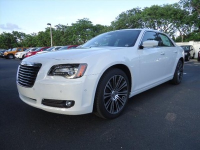 chrysler 300 2013 white sedan s gasoline 6 cylinders rear wheel drive automatic 33157