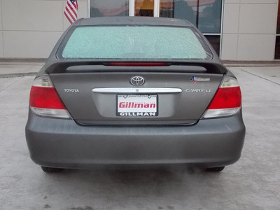 toyota camry 2005 gray sedan le gasoline 4 cylinders front wheel drive manual 77099