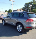 volkswagen touareg 2013 gray suv lux gasoline 6 cylinders all whee drive not specified 99336