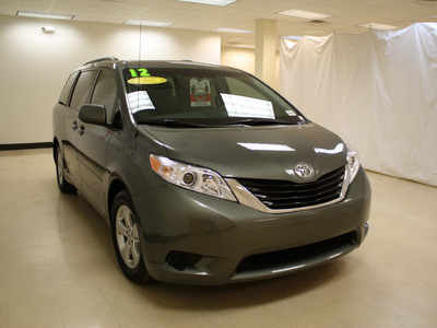 toyota sienna 2012 green van le gasoline 6 cylinders front wheel drive automatic 27707
