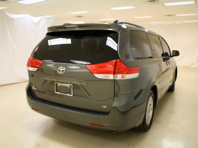 toyota sienna 2012 green van le gasoline 6 cylinders front wheel drive automatic 27707