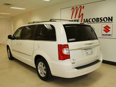 chrysler town and country 2011 white van touring flex fuel 6 cylinders front wheel drive automatic 27707