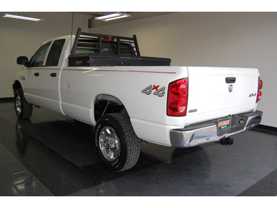 dodge ram pickup 2500 2007 white gasoline 8 cylinders 4 wheel drive automatic with overdrive 77630