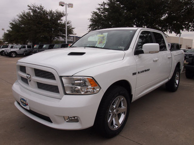 ram 1500 2012 white sport gasoline 8 cylinders 4 wheel drive automatic 75093