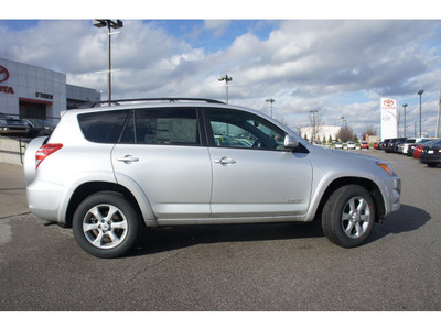 toyota rav4 2012 01f7classic silver suv limited gasoline 4 cylinders 4 wheel drive automatic 46219
