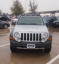 jeep liberty 2006 silver suv renegade gasoline 6 cylinders rear wheel drive automatic 76137