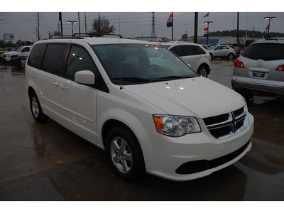 dodge grand caravan 2012 white van sxt 6 cylinders automatic 77090