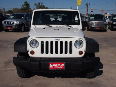 jeep wrangler unlimited 2009 white suv x gasoline 6 cylinders 2 wheel drive automatic 77388