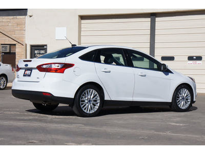 ford focus 2012 white sedan sel flex fuel 4 cylinders front wheel drive automatic 79029