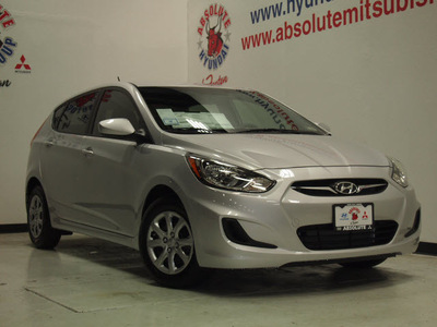 hyundai accent 2013 silver hatchback gs gasoline 4 cylinders front wheel drive automatic 75150