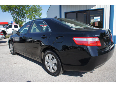 toyota camry 2009 black sedan le v6 gasoline 6 cylinders front wheel drive automatic 76541