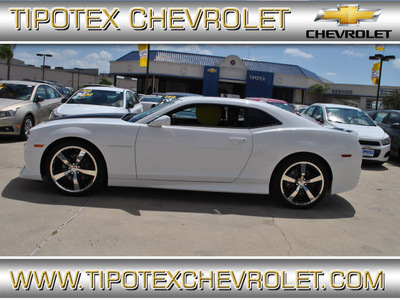 chevrolet camaro 2012 white coupe ss gasoline 8 cylinders rear wheel drive automatic 78521