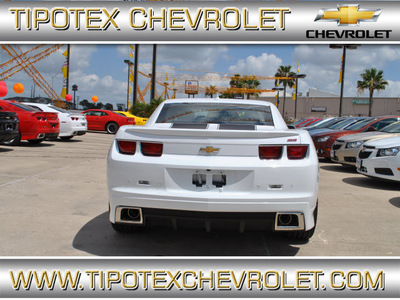 chevrolet camaro 2012 white coupe ss gasoline 8 cylinders rear wheel drive automatic 78521