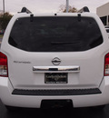 nissan pathfinder 2011 white suv gasoline 6 cylinders 2 wheel drive automatic 77802
