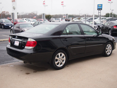 toyota camry 2005 black sedan xle v6 not specified automatic with overdrive 77802
