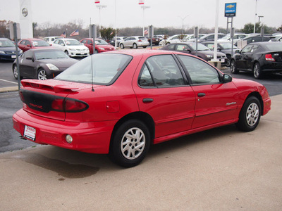 pontiac sunfire 2002 red sedan se 4 cylinders automatic with overdrive 77802