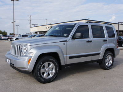 jeep liberty 2012 silver suv sport gasoline 6 cylinders 4 wheel drive automatic 76011