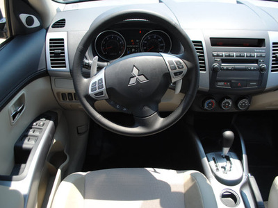 mitsubishi outlander 2012 gray suv se gasoline 4 cylinders front wheel drive automatic with overdrive 75062