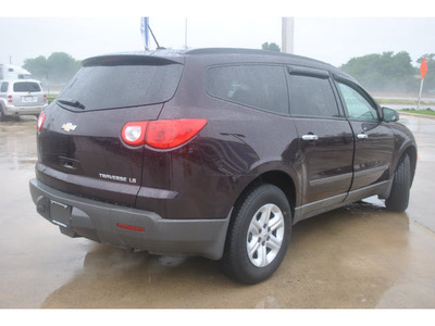 chevrolet traverse 2010 dk  red suv ls gasoline 6 cylinders front wheel drive automatic 78130