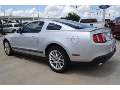 ford mustang 2012 silver coupe v6 premium gasoline 6 cylinders rear wheel drive automatic 77074