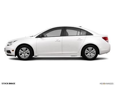 chevrolet cruze 2013 sedan ls auto gasoline 4 cylinders front wheel drive not specified 55313