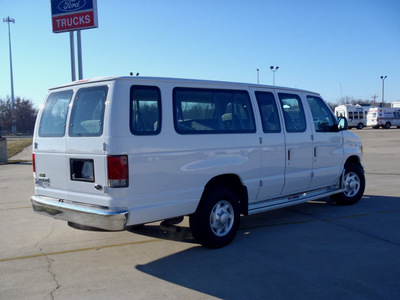 ford e series wagon 2007 white van e 350 sd xlt gasoline 8 cylinders rear wheel drive automatic 62708