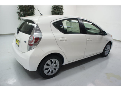 toyota prius c 2012 white hatchback two 4 cylinders automatic 91731