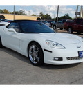 chevrolet corvette 2005 white gasoline 8 cylinders rear wheel drive automatic with overdrive 77627