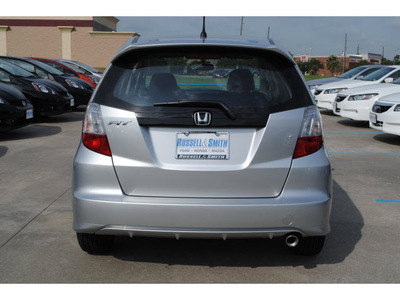 honda fit 2013 silver hatchback sport gasoline 4 cylinders front wheel drive shiftable automatic 77025