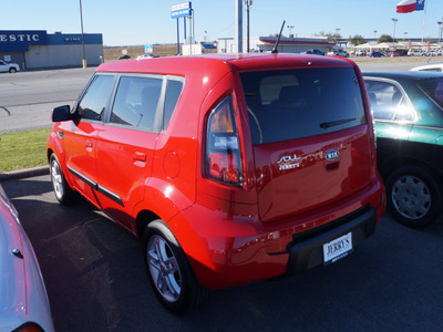 kia soul 2010 red wagon gasoline 4 cylinders front wheel drive automatic 76087