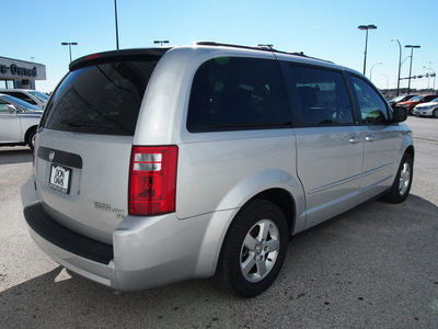 dodge grand caravan 2010 silver van se gasoline 6 cylinders front wheel drive automatic 76011