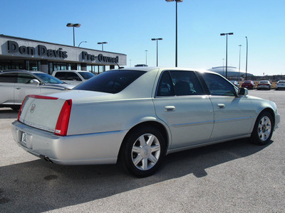 cadillac dts 2007 white sedan gasoline 8 cylinders front wheel drive automatic 76011