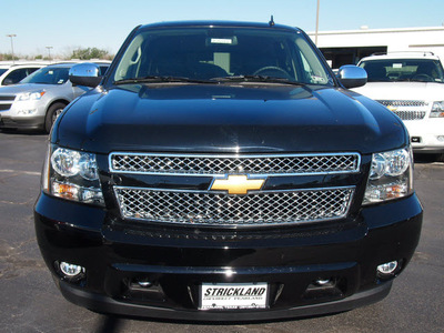 chevrolet tahoe 2013 black suv lt flex fuel 8 cylinders 2 wheel drive shiftable automatic 77581