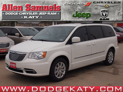 chrysler town and country 2013 white van touring flex fuel 6 cylinders front wheel drive shiftable automatic 77450