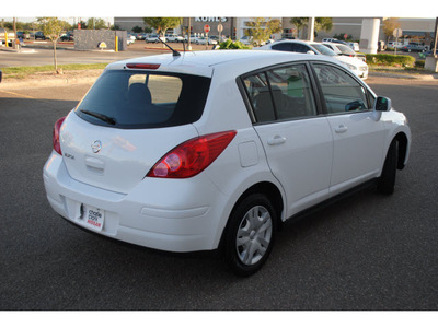 nissan versa 2011 white hatchback gasoline 4 cylinders front wheel drive automatic 78552