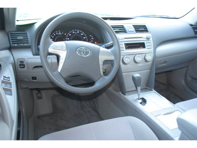 toyota camry 2011 silver sedan le gasoline 4 cylinders front wheel drive automatic 78552