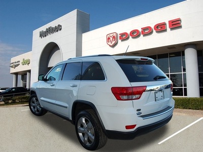 jeep grand cherokee 2013 white suv overland gasoline 6 cylinders 2 wheel drive automatic 75067