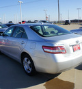 toyota camry 2010 silver sedan le gasoline 4 cylinders front wheel drive automatic 75110