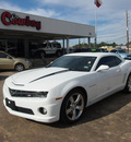 chevrolet camaro 2010 white coupe ss gasoline 8 cylinders rear wheel drive automatic 77657