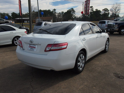 toyota camry 2011 white sedan gasoline 4 cylinders front wheel drive automatic 77657