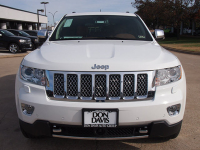 jeep grand cherokee 2013 white suv overland summit gasoline 6 cylinders 2 wheel drive automatic 76011