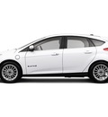ford focus 2013 off white hatchback l not specified front wheel drive 44h 75235