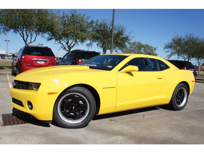 chevrolet camaro 2013 yellow coupe ls gasoline 6 cylinders rear wheel drive automatic 77566