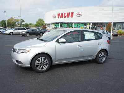 kia forte 5 door 2013 bright silver hatchback ex gasoline 4 cylinders front wheel drive automatic 19153
