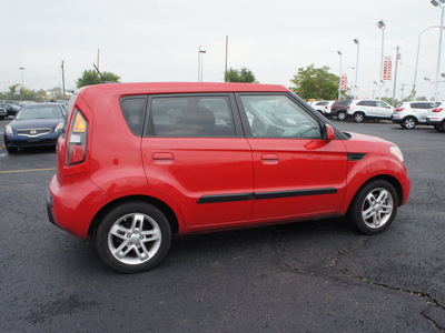 kia soul 2010 red hatchback gasoline 4 cylinders front wheel drive automatic 19153