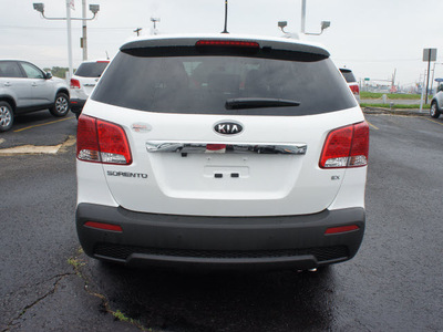 kia sorento 2013 white ex gasoline 4 cylinders front wheel drive automatic 19153