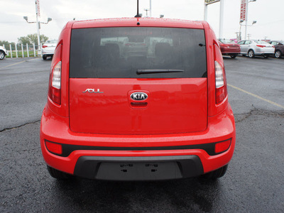 kia soul 2013 molten hatchback gasoline 4 cylinders front wheel drive automatic 19153