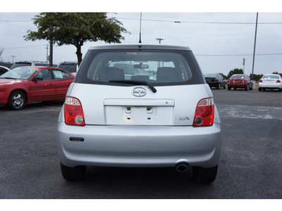 scion xa 2006 silver hatchback gasoline 4 cylinders front wheel drive automatic 76543