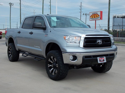 toyota tundra 2011 silver sr5 flex fuel 8 cylinders 4 wheel drive automatic with overdrive 77469