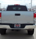 toyota tundra 2011 silver sr5 flex fuel 8 cylinders 4 wheel drive automatic with overdrive 77469